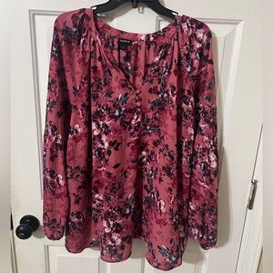 Torrid Women’s 1X Pink Floral Blouse Lovecore Feminine Romantic Long Sleeves